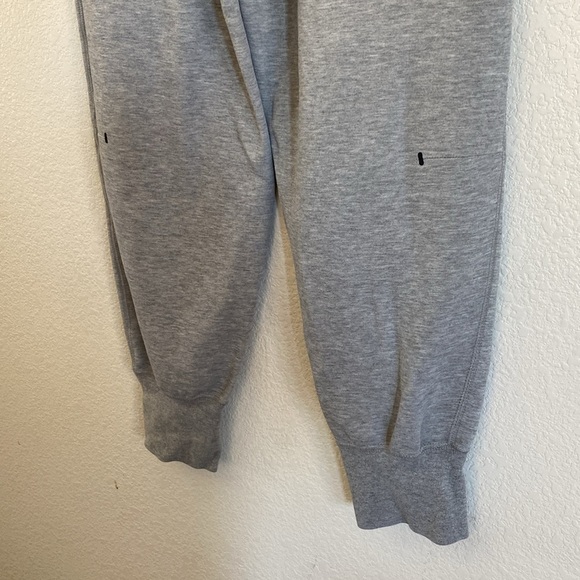 NIKE Sportswear Women’s Gray Tech Fleece Jogger Pants CW4292-063 Size S - Picture 4 of 10